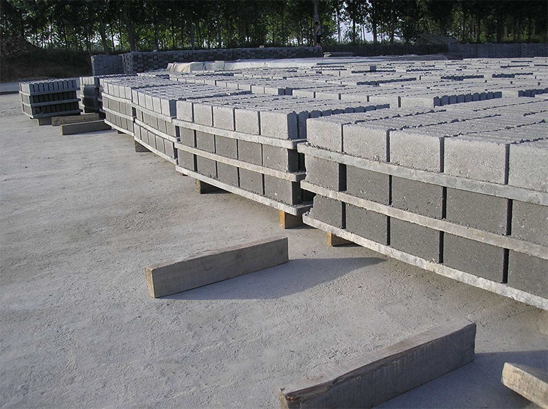 <a href=http://www.hnshangbojy.com/zjtb/ target=_blank class=infotextkey>免燒磚機(jī)托板</a>