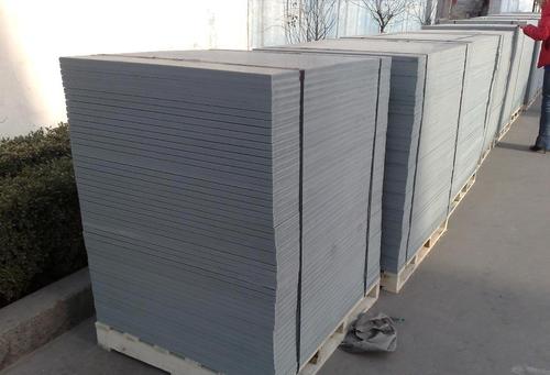 <a href=http://www.hnshangbojy.com/ target=_blank class=infotextkey>免燒磚托板</a>的種類